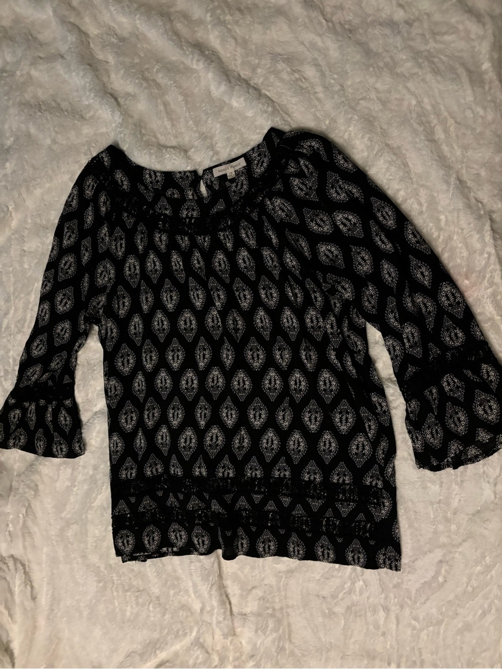 The Honey Punch Blouse Size 1X Black and White